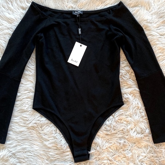 Bardot Ellie Off The Shoulder Bell Sleeve Bodysuit - Picture 5 of 11